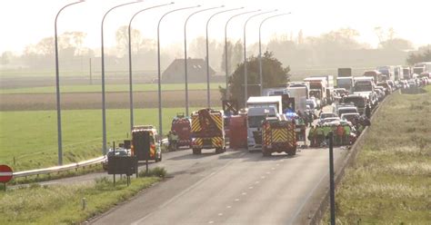 ongeval gistel vandaag|Nederlandse vader overleden bij ongeval op E40 in。